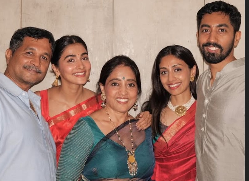 Pooja Hegde in a traditional Indian attire | Photo Credit : @hegdepooja Instagram